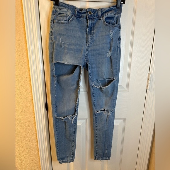 💜3/$15 Wax Jeans size 7 juniors distressed - Picture 1 of 9